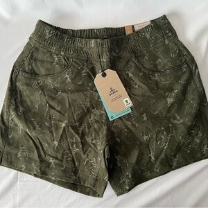 prAna Halle E-Waist Short II in Evergreen Camo. Size 10&12 3” inseam (B30038-39)
